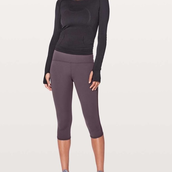 Lululemon Black Current Train times crops 17’’ - Picture 2 of 8